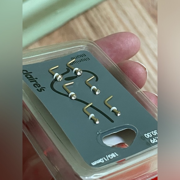 2 packs of titanium nose rings - never opened - Picture 4 of 7